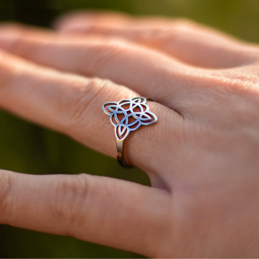 Bague "Protection Énergitique" - Noeud de Sorcière